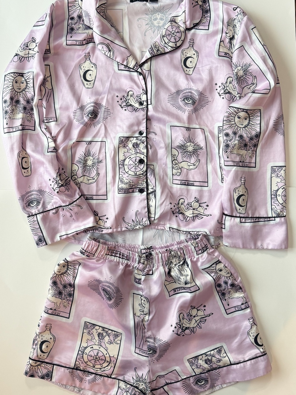 Women’s nasty gal Tarot-Print Pajama Set - long Sleeve Button Top & Shorts